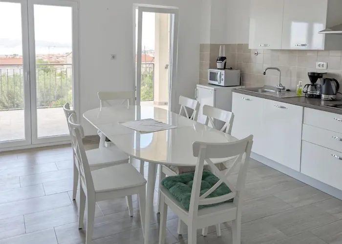 Apartman Ruzmarin Kaštel Stari